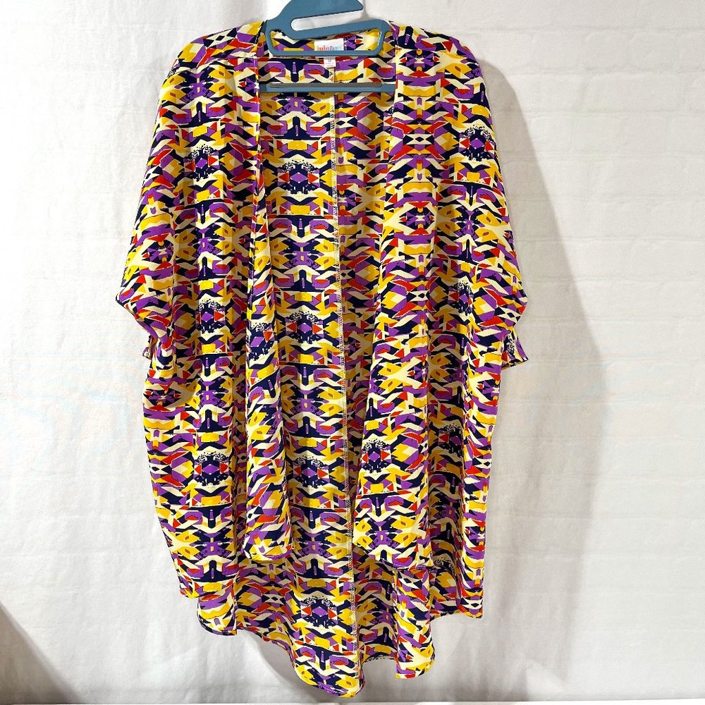 LuLaRoe Lindsay Cardigan / Kimono Abstract Pattern, Open Front, Size Medium